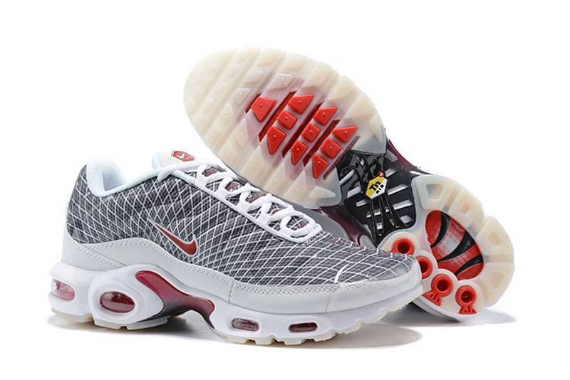 vends basket nike tn,chaussure air max tn neuve noir et blanc